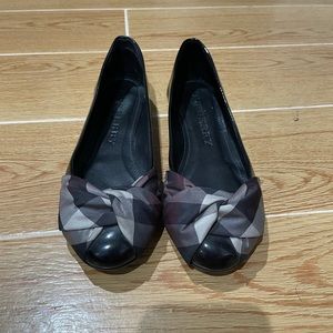 Burberry flats